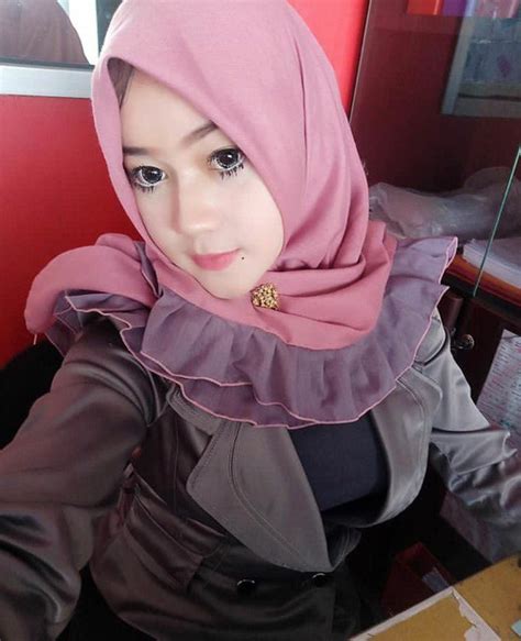 Posted by mister blogger at 00:20 1 comment Pin di Area Hijabi