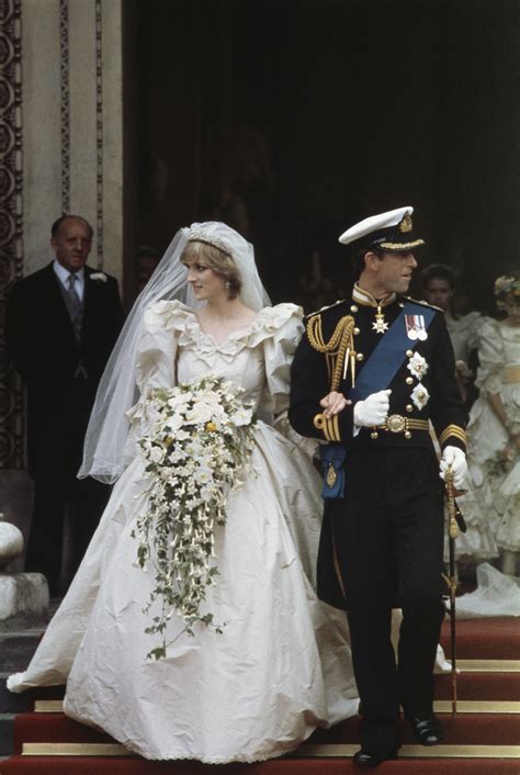Princess diana made the john travolta dress popular. Trends For Who Designed Princess Dianas Wedding Dress ...