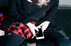 sexting cyberbullying alternativa assoalho senta revenge youngest creampie squirt babygirl cybersmile victims