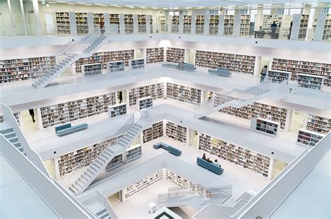 The site for the stuttgart city library was chosen in mailänder platz, an area that is perceived to be a future city center growing out of the location. 25 Librerías europeas que todos los amantes de los libros ...