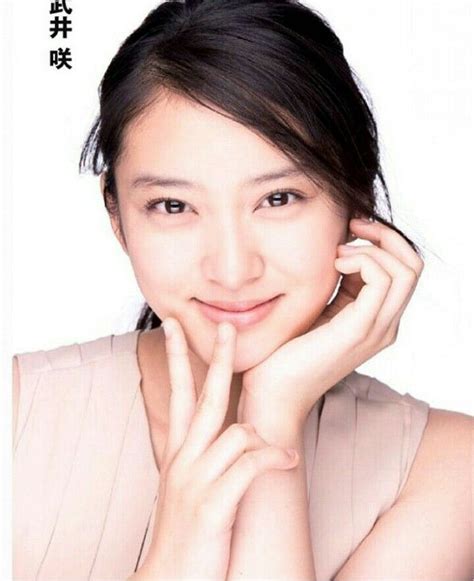 She married exile member takahiro on september 1, 2017. Emi Takei | 武井 咲, 黒髪, 女優