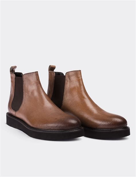 Square toe ankle chelsea boots. Beige Calfskin Leather Chelsea Boots - Deery