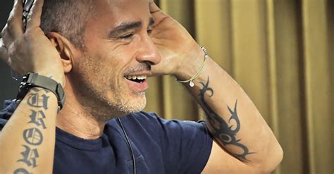 See more of eros ramazzotti on facebook. Sbaglia numero e chiama Eros Ramazzotti. Lui la invita nel ...