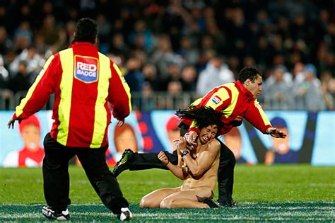 May 26, 2021 · streaker uses tarp as a slip n slide during nationals rain delay not only was the whole thing was caught on video, but patrick smith of getty images snapped some pretty memorable photos. Female Streaker Tackled At Rugby Game VIDEO