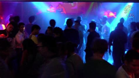 We made love to this. ASIAN NIGHT Party @ Camera Club Wien ;) 8.10.2011 - YouTube