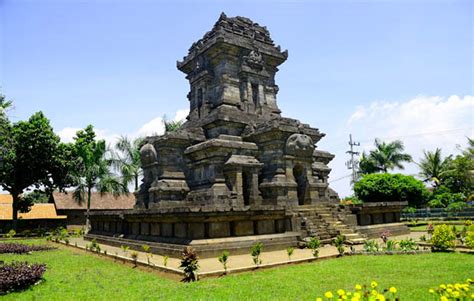 Sketsa candi jago / a fun ruin to explore 05/03/2017. Peninggalan Kerajaan Singasari, 5 Candi, 1 Arca, dan 4 ...