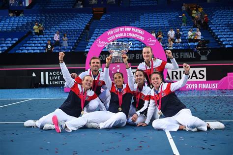 Often fed a federal agent or official. La France remporte la Fed Cup 2019 face à l'Australie