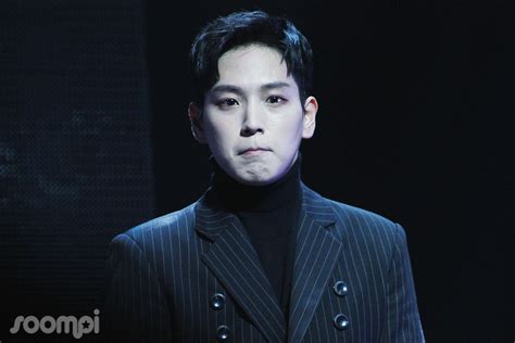 예능연구소 비에이피 스카이다이브 힘찬 focused @쇼!음악중심_20161203 skydive b.a.p himchan. Himchan bap.