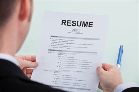 Membantu pencarum yang hilang pekerjaan mendapat pekerjaan baru melalui program 4. Kemaskini Resume Korang, Individu Hilang Pekerjaan ...