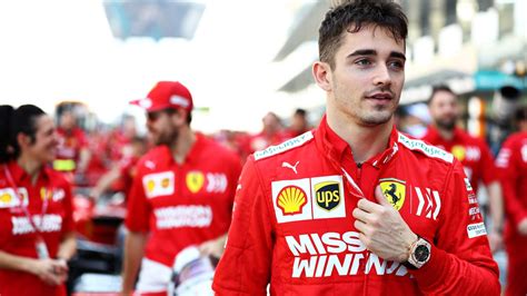 16 risultati per charles leclerc. Ferrari, un bimbo di 6 anni alla guida con Leclerc | GQ Italia