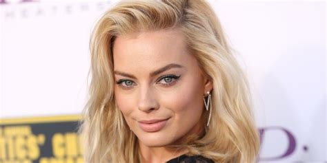 Today i will be talking about the glamorous margot robbie, australian actress and film producer. Margot Robbie Better look after plastic surgery?