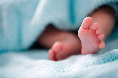 Wann ein kaiserschnitt notwendig ist als eindeutige gründe für eine operative geburt nennt friese, wenn der mutterkuchen direkt vor der vagina liegt und so den weg für das kind bei der geburt versperren würde. Wann ist ein Kaiserschnitt notwendig? - vigo