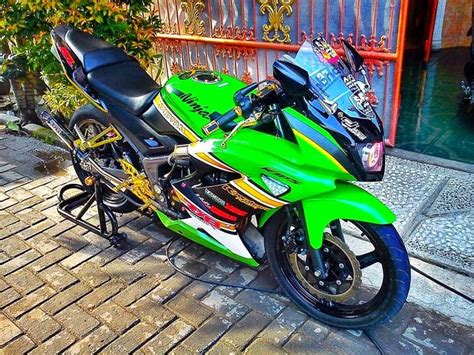 Enggak puas dengan tampilan standart kawasaki ninja ss nya sang owner langsung memodifikasi tampilan motornya hingga tampil ganteng dan glowing. Modifikasi Motor Kawasaki Ninja 2 Tak Keren Terbaru ...