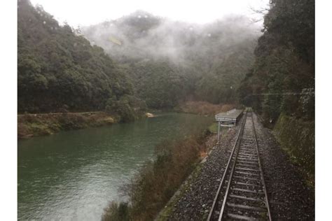 Di malaysia, pembaikan/pertukaran windscreen kereta adalah mudah untuk dituntut daripada pihak insurans anda. Stasiun Kereta di Jepang Ini Dibuat Khusus Untuk Menikmati ...