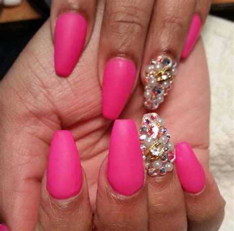 Pink nails with crystals (could've been diamonds, it's kylie fckn jenner's manicure sooo… @😏💸TrinaTrill💯👑: Matte pink💗 nails with diamonds 💎 | Pink ...