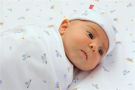 Gambar baby insyirah main atas playmat adik cik tom tak sent lagi. Mengurangi Rasa Sakit Pada Proses Melahirkan Normal ...