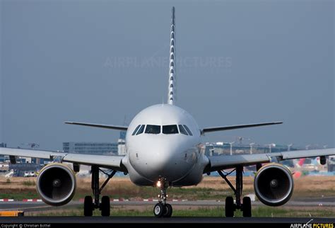 Airbus aircraft of vueling airlines. EC-JXV - Vueling Airlines Airbus A319 at Frankfurt | Photo ...