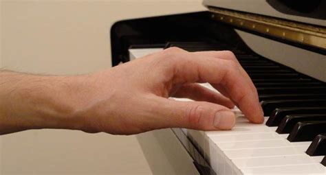 Is there a proper and correct piano hand position? A Basic Guide to Proper Piano Technique | Sessionville