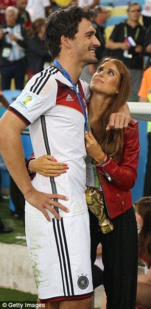 05.03.2021 · who is mats hummels' wife? Germany's WAGs celebrate in style! | Soccer couples ...