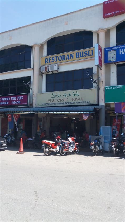 Penang assam laksa is listed by cnn quite recently as one of the top10 must eat street food in the world and this stall in kedai makan 1189 at farlim in. Fikri's Blog: Tempat Makan Sedap Di Mersing