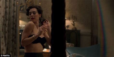 Pin glorious porno tube ups scene. Vanessa Kirbys Princess Margaret Strips NAKED In The Crown ...