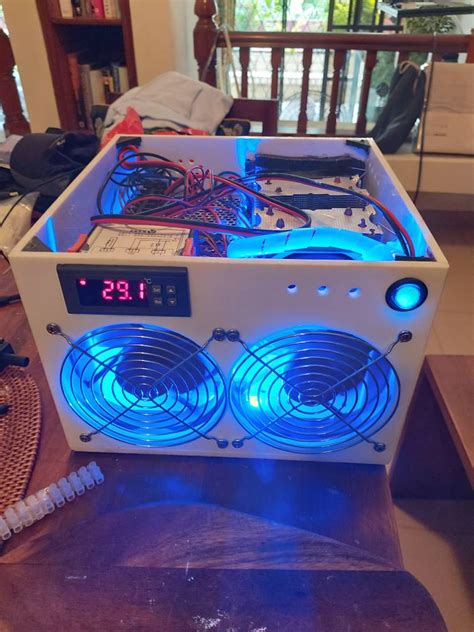 Here's some pics of the aquarium chiller i'm using. DIY Peltier chiller vs in-line chillers - DIY Forum ...