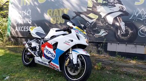 It comes in glass sparkle black or pearl glacier white livery again this year. SUZUKI GSX-R 600 K4 PEPSI na wydechu DOMINATOR - YouTube