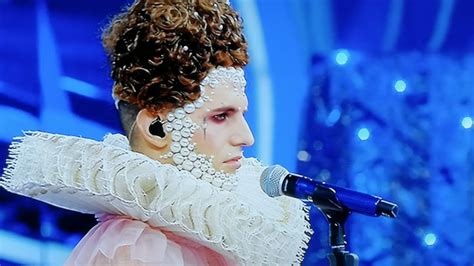 È lui stesso a raccontare il motivo che lo ha portato a.continua la lettura su. ACHILLE LAURO - ME NE FREGO - SANREMO 2020 VINCITORE ...