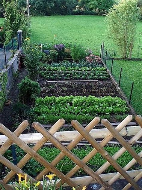 Consider that some crops mature quickly and have a very short harvest period (radishes, bush beans). 47+ Best Small Vegetable Garden Ideas On A Budget - Page ...