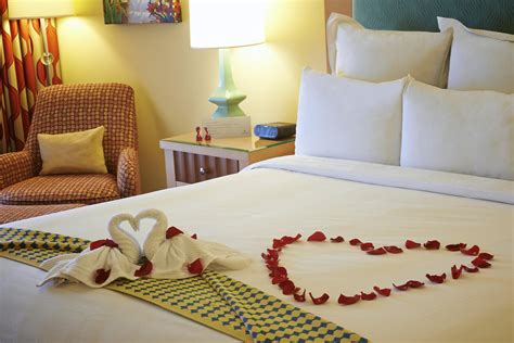 It is the night when you show your feelings and love to your better half. Honeymoon #Wedding #Night #Room #Decoration #Renhotels #RenCuracao | Bed decor, Wedding night ...