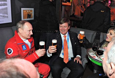 Vriendelijke groet namens team cds willem alexander. dumpert.nl - HA BIER...