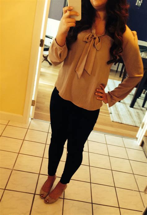 Business casual interview attire female (bag or. where can i get her shirt & her shoes!? | Job interview ...