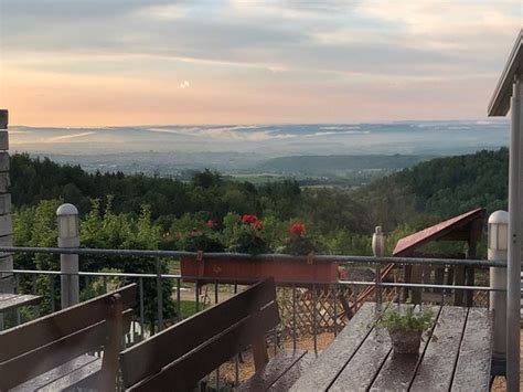 Gleich nach dem deutschen haus geht es in südlicher richtung steil bergan, um die anhöhe zum bossler in serpentinen zu erreichen. Aussieht auf der Terrasse des Restaurants - Picture of ...