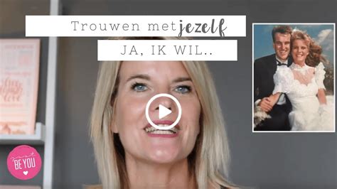 Steeds meer gemeenten maken het verliefde stelletjes lastig om gratis te trouwen, zo meldt de volksk. Ja, ik wil ... trouwen met jezelf - YouTube