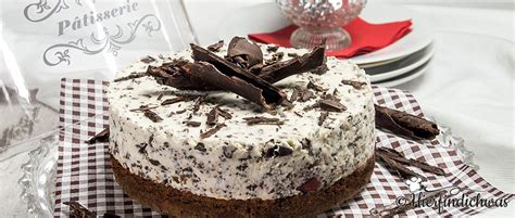 Den fertigen kuchen bis zum verzehr in den kühlschrank stellen. Stracciatella-Torte mit Kirschen und leckeren Biskuitboden