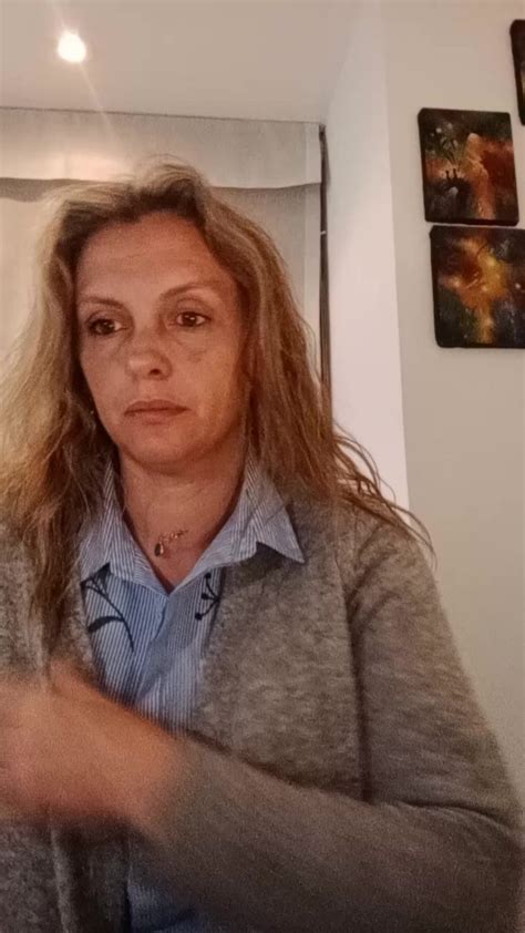She grew up in rural minnesota working alongside her mother in large and small animal veterinary medicine. Dra.Elizabeth Bateman. was live. - Dra.Elizabeth Bateman.