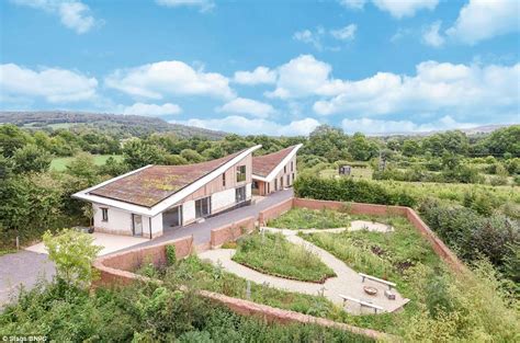 Leading the way are jonathan and deborah broom from series 13 episode 2. Grand Designs eco-home up for sale for £1.5million | Daily ...