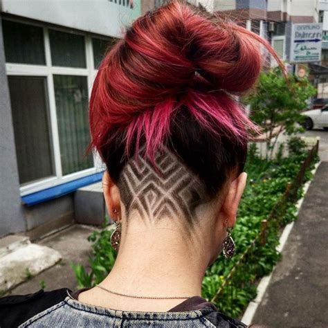 Das haar wird nach dem föhnen glatt nach hinten gekämmt und im nacken eine. undercut frisuren nacken-gestalten-frauen-rote-haare ...