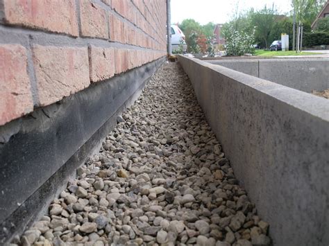 Der kies sollte körnung 16/32 besitzen. Home Sweet Home: Drainage - endlich geschafft!