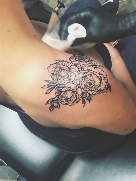 The set of instant tattoos contain four (4) sheets of flowers. Peony & rose tattoo #weddingflowerstattoo #birthdaytattoo ...