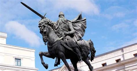 Codziennie dodajemy tysiące nowych, wysokiej jakości obrazów. Rodrigo Díaz de Vivar: El Cid Campeador (avec images) | Statues, Sculpture, Étonnant
