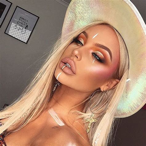 Festival makeup doesn't need to be delicate. Bimbo makeup - Makeup