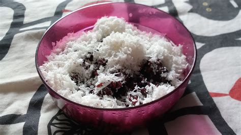 Mesin parut kelapa merupakan sebuah alat yang berguna untuk memarut kelapa dari kelapa utuh menjadi kelapa parut yang siap untuk dproses menjadi santan atau untuk keperluan lainnya. Beautiful world: KETAN HITAM KELAPA PARUT