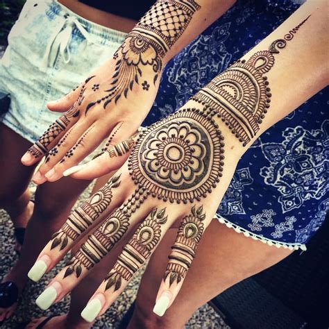 This design is so stunning an easy to make. Fun designs from today's appointment. Come get your #henna ...