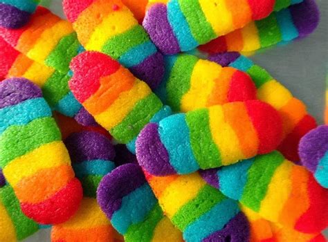 Mahu taburkan coklat cips yang banyak atas cookie anda? Resepi Biskut Lidah Kucing Rainbow Cookies - Blogopsi