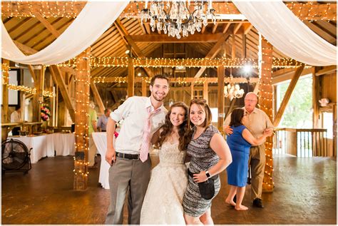 Judith sargent photography specializes in capturing beautiful images while having fun! Brookside Farms Wedding | Photographer Akron Ohio
