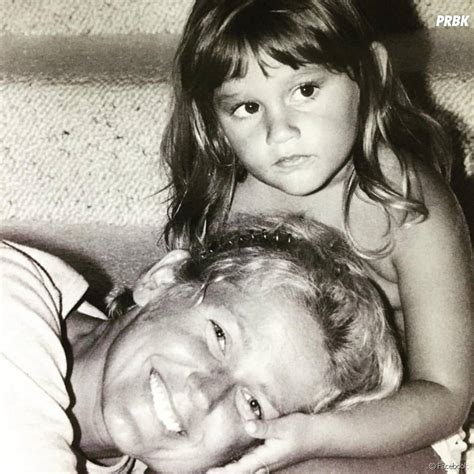 A apresentadora xuxa meneghel surpreendeu o público ao deixar o brasil para poder visitar uma ong em angola. Sasha Meneghel é filha da apresentadora Xuxa Meneghel ...