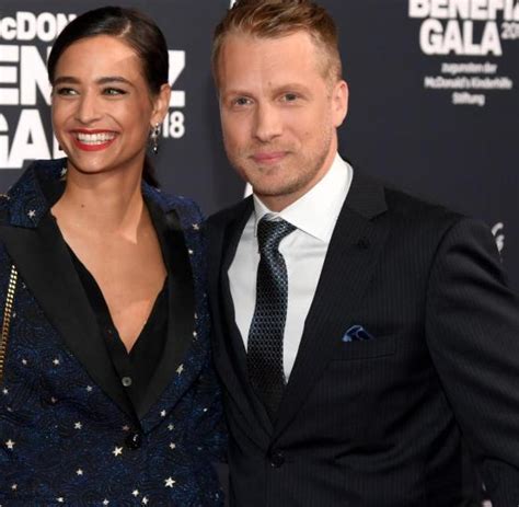 Oliver pocher (43) startet mit pocher vs. Oliver Pocher: Erster Auftritt mit neuer Freundin - WELT