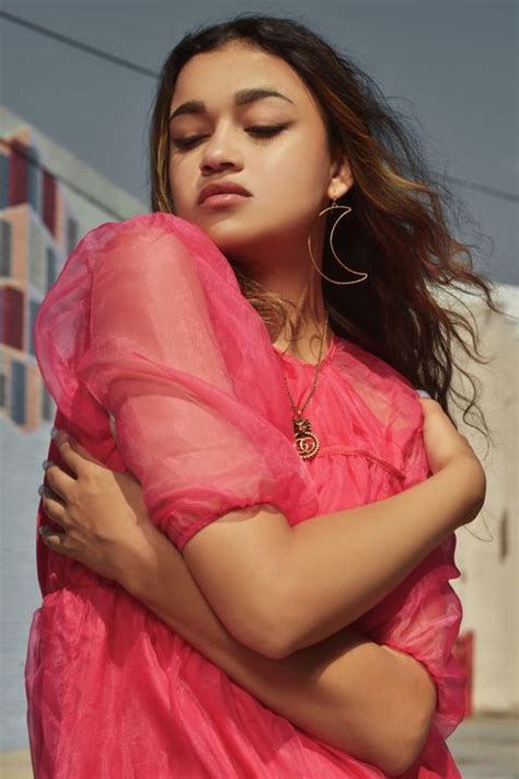 She is known for her starring role as kiara carrera on the netflix teen drama series outer banks. Madison Bailey on Outer Banks Season 2, Kiara's Romances ...