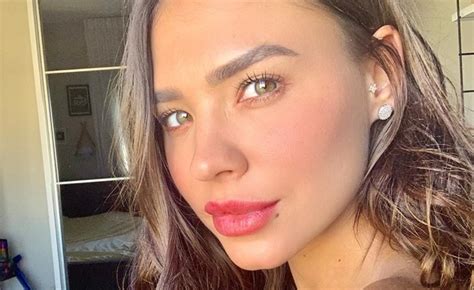 לקראת שבועות יצאנו לבדוק עם הסלבס מה הם יודעים על החג • רוסלנה, נטלי יצאנו לבדוק את הנושא בפקטורי 54, שערכו אירוע השקת סניקרס fila disruptor, לשם הגיעו בין השאר נטלי דדון הפרזנטורית, רוסלנה רודינה וגלית גוטמן. רוסלנה רודינה ואייל גולן - 11 דברים שרוסלנה רודינה סופסוף ...